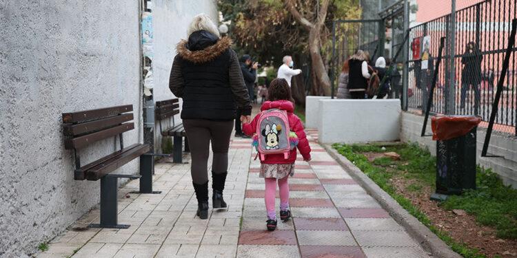 Σχολεία: Ανιχνεύθηκαν 14.000 κρούσματα μέσω των self test.