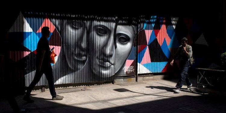 Μετάλλαξη Όμικρον: Πόσο αυξήθηκαν οι νοσηλείες σε σχέση με τη Δέλτα.