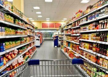Δεν αλλάζει ο ΦΠΑ στα τρόφιμα – Προς μόνιμη μείωση συντελεστών σε εστίαση, μεταφορές και τουρισμό.