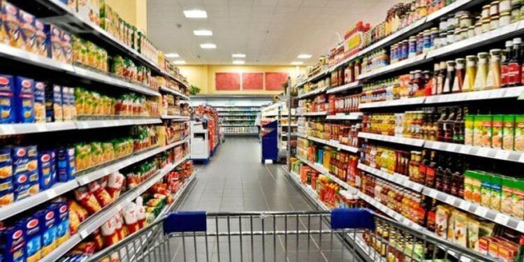 Δεν αλλάζει ο ΦΠΑ στα τρόφιμα – Προς μόνιμη μείωση συντελεστών σε εστίαση, μεταφορές και τουρισμό.