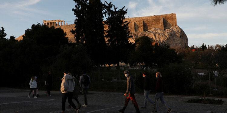 Προς παράταση των περιοριστικών μέτρων – Τι εξετάζουν οι ειδικοί.