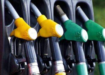 Κατά 75% εκτινάχθηκε το κόστος καυσίμων για την ελληνική οικονομία στο 11μηνο 2021.