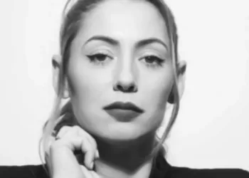 Καβάλα: Θρίλερ με 38χρονη φωτογράφο που βρέθηκε νεκρή στη θάλασσα.