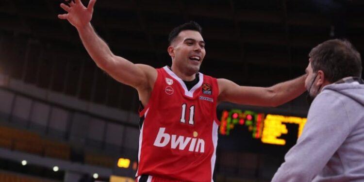 ΟΛΥΜΠΙΑΚΟΣ: Ο μαγικός Σλούκας… τρέλανε τους σπίκερ σε όλη την Ευρώπη!