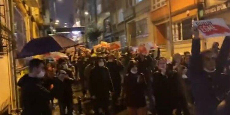 Χαμός στα σούπερ μάρκετ της Τουρκίας – Έβαλαν… συναγερμό σε καφέ, τυριά και σοκολάτες.