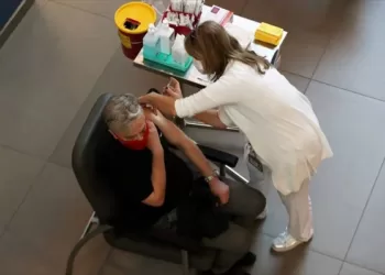 Μ. Θεμιστοκλέους: Δεν προχωράμε σε 4η δόση εμβολίου στον γενικό πληθυσμό.