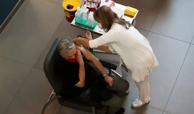 Μ. Θεμιστοκλέους: Δεν προχωράμε σε 4η δόση εμβολίου στον γενικό πληθυσμό.