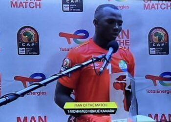 Ηρωας για το χωριό του ο Μοχάμεντ Καμαρά μετά τα κατορθώματα στο Κόπα Αφρικα.