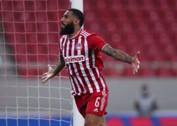 Ολυμπιακός – ΑΕΚ 1-0: Η επέλαση συνεχίζεται, το πήρε και αυτό με Εμβιλά.
