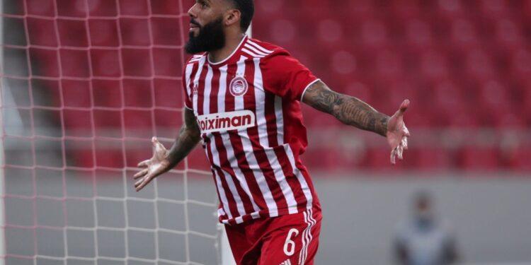 Ολυμπιακός – ΑΕΚ 1-0: Η επέλαση συνεχίζεται, το πήρε και αυτό με Εμβιλά.