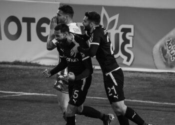 ΟΦΗ – Παναθηναϊκός 3-2: Απίθανη ανατροπή για τους Κρητικούς με γκολ στο 85′ και το 95′.