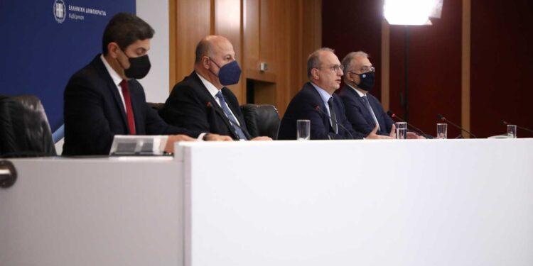 Μέτρα για την οπαδική βία: Οι ανακοινώσεις της κυβέρνησης για τις νομοθετικές πρωτοβουλίες.