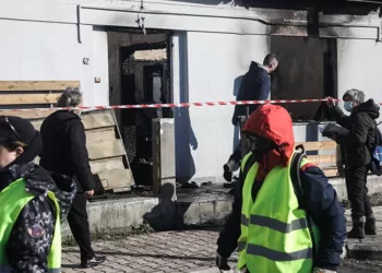 Θεσσαλονίκη: Τα αδέρφια που κάηκαν βρέθηκαν αγκαλιασμένα.