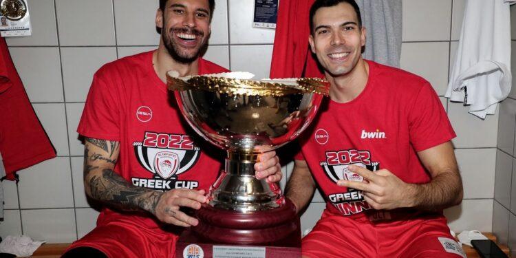 FINAL FOUR Η απόφαση ζωής του Ολυμπιακού και η επιστροφή με Κούπα.