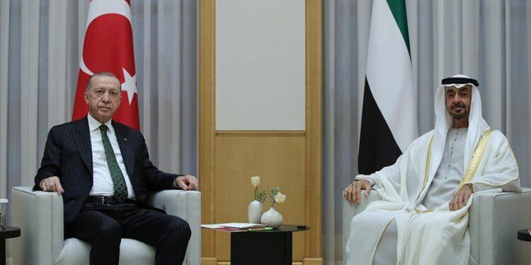 Ο Ερντογάν στο Άμπου Ντάμπι για μια «νέα σελίδα» στις σχέσεις με τα Ηνωμένα Αραβικά Εμιράτα.
