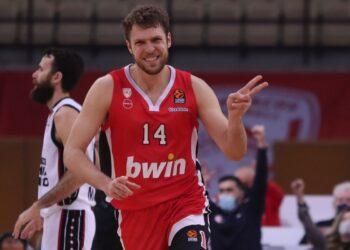 Ολυμπιακός – Αρμάνι Μιλάνο 67-58: Αρνείται να χάσει και κάνει όνειρα για τετράδα.