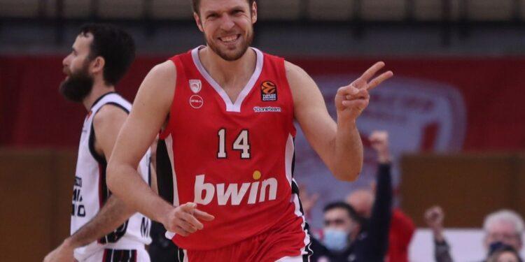 Ολυμπιακός – Αρμάνι Μιλάνο 67-58: Αρνείται να χάσει και κάνει όνειρα για τετράδα.