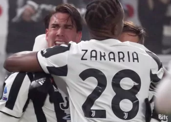 Γιουβέντους – Βερόνα 2-0: «Λαμπεροί» και σκόρερ Βλάχοβιτς-Ζακάρια στο ντεμπούτο τους κι επιστροφή στην τετράδα.