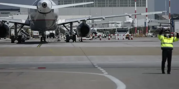 Η Ελλάδα κλείνει τον εναέριο χώρο της για τις ρωσικές πτήσεις.