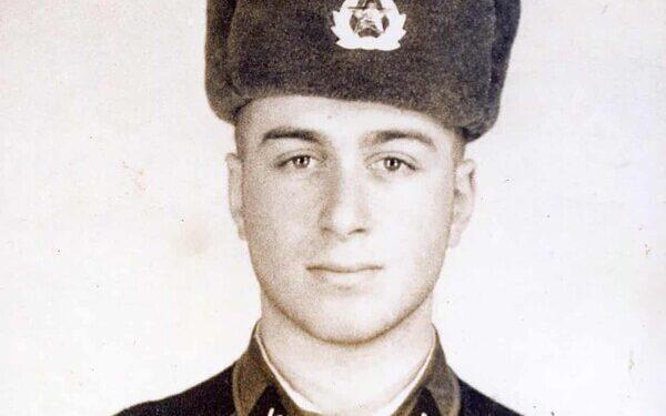 Από φτωχό ορφανό, δισεκατομμυριούχος ολιγάρχης: πώς έκανε τα λεφτά του ο Αμπράμοβιτς.