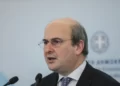 Τους βασικούς άξονες του νομοσχεδίου «Δουλειές ξανά» ανέλυσε ο υπουργός Εργασίας.