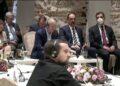 Ο Αμπράμοβιτς σε ρόλο ειρηνοποιού: Γιατί ο «αγοραφοβικός» ολιγάρχης βγήκε στο προσκήνιο.