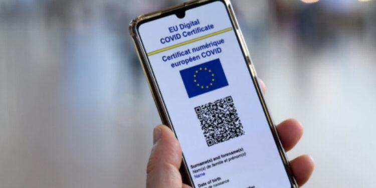 Κοροναϊός: Επιμένει ο Βασιλακόπουλος – Πολύ πρόωρη η κουβέντα για κατάργηση των πιστοποιητικών.