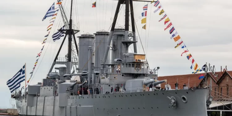 Στο θωρηκτό «Αβέρωφ» σήμερα οι υπογραφές για την απόκτηση των γαλλικών φρεγατών και των νέων Rafale.
