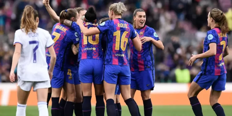 Παγκόσμιο ρεκόρ προσέλευσης και γκολ έπος στο Μπαρτσελόνα – Ρεάλ στο Champions League γυναικών .