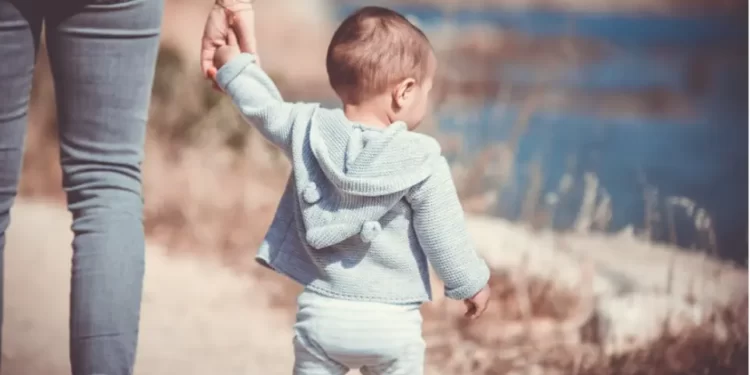 «Νταντάδες της Γειτονιάς»: ‘Ανοιξε η πλατφόρμα ntantades.gov.gr