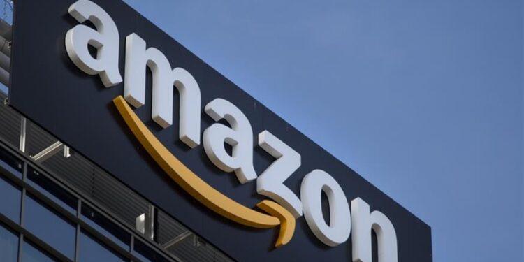 «Αμερικανοδουλειές» με την Amazon και στο πλυντήριο η ελληνική παιδεία.