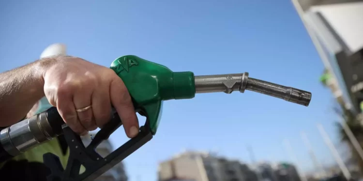 Αυξήσεις στα καύσιμα: «Η βενζίνη σε λίγες μέρες θα ξεπεράσει τα 2,5 ευρώ».