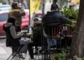 Άρση μέτρων: Εβδομάδα αποφάσεων – Όλο το σχέδιο της κυβέρνησης.