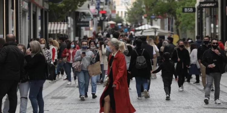 Κορονοϊός: Τέλος στις μάσκες στους εξωτερικούς χώρους μετά την Καθαρά Δευτέρα – Τι θα ακολουθήσει.