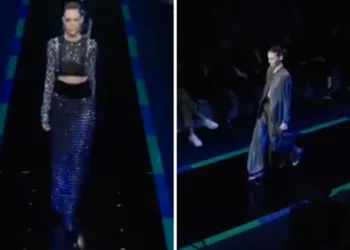 Το μήνυμα Αρμάνι για τον πόλεμο στην Ουκρανία: Τα μοντέλα του κάνουν πασαρέλα στη σιωπή.