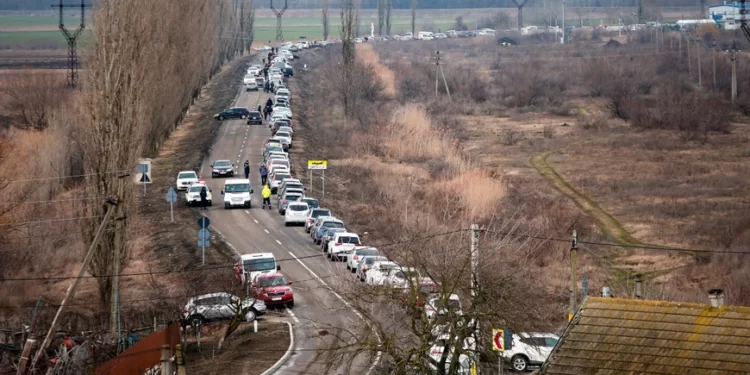 Πόλεμος στην Ουκρανία: Σφαίρες δέχθηκε το ελληνικό κομβόι πριν φτάσει στη Ζαπορίζια – Την Πέμπτη ο νέος γύρος διαπραγματεύσεων.