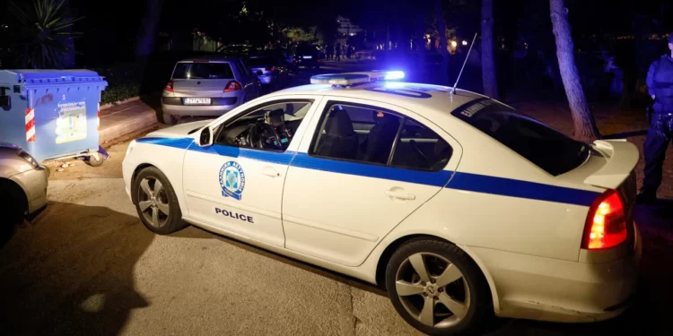 Συνελήφθησαν στα Μελίσσια τα εξαδέλφια πρώην υπουργού για διακίνηση ναρκωτικώνΠηγή: iefimerida.gr – Συνελήφθησαν στα Μελίσσια τα εξαδέλφια πρώην υπουργού για διακίνηση ναρκωτικών