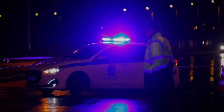 Παλαιό Φάληρο: «Γάζωσαν» με σφαίρες επιχειρηματία ενώ οδηγούσε.