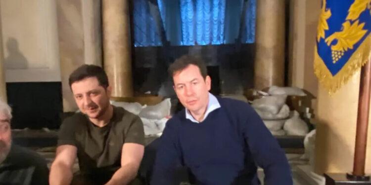 O Ζελένσκι μίλησε στο CNN μέσα στο καταφύγιό του: Δεν είμαι εμβληματικός, η Ουκρανία είναι.