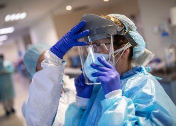 Κορωνοϊός: Παραμένει υψηλός ο αριθμός των θανάτων.