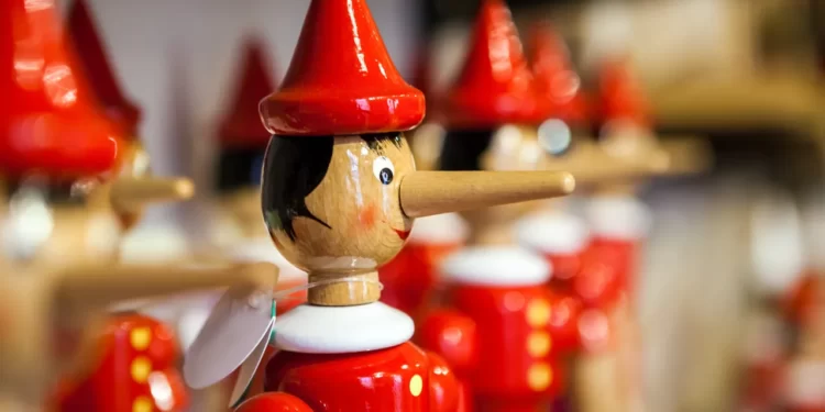 Η μακρά ιστορία του εθίμου της Πρωταπριλιάς.