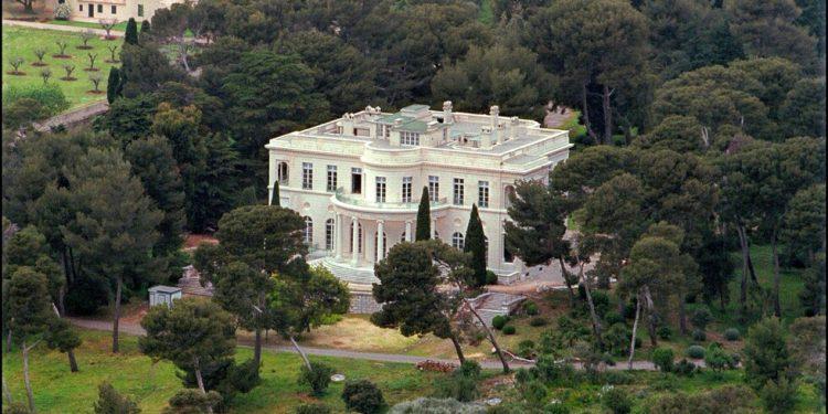 Παλιά έπαυλη του Αριστοτέλη Ωνάση στη δίνη των κυρώσεων για τον πόλεμο στην Ουκρανία.