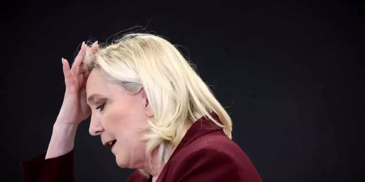 Γαλλικές Εκλογές: «Χαστούκι» στην Λε Πεν λίγες ώρες πριν το δεύτερο γύρο – Αποκαλύψεις για υπεξαίρεση 600.000 ευρώ