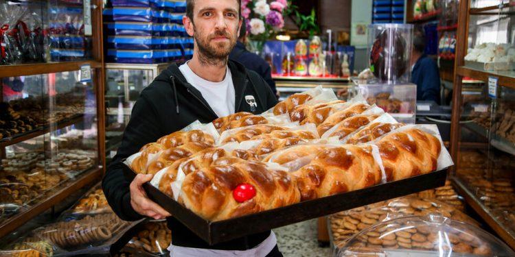 Lido: Το θρυλικό πολιτικό τσουρέκι της Αθήνας