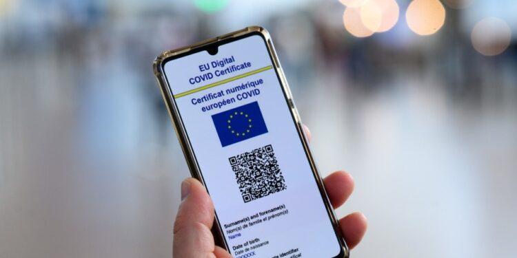 Κοροναϊός: Αλλαγές στα πιστοποιητικά νόσησης και εμβολιασμού – Τι ισχύει στο εξής.