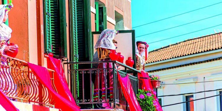 10 ελληνικά πασχαλινά έθιμα που η ιστορία τους χάνεται στους αιώνες.