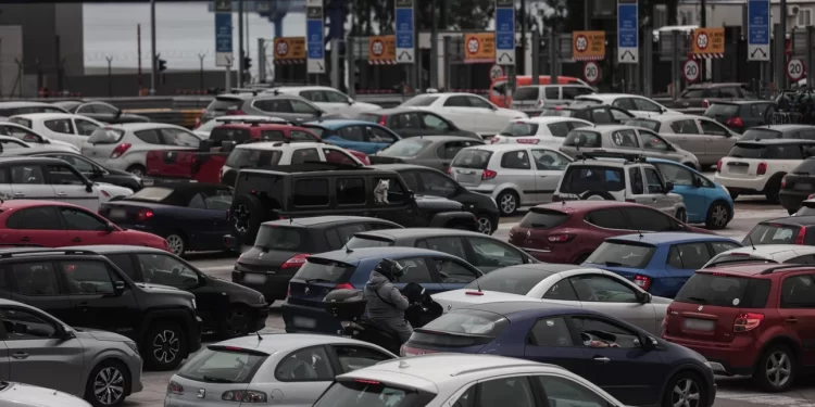 Πάσχα: Η μεγαλύτερη έξοδος της τελευταίας πενταετίας -Πάνω από 325.000 οχήματα έφυγαν από την Αθήνα