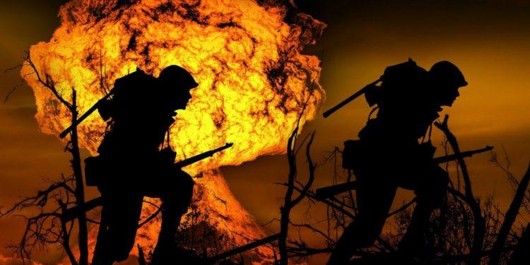 Ουκρανία: «Ολισθηρό μονοπάτι προς τον Τρίτο Παγκόσμιο Πόλεμο» – Τι βλέπει ο πρώην αρχηγός του βρετανικού στρατού