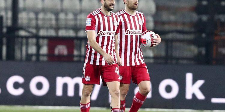 ΟΛΥΜΠΙΑΚΟΣ Ολυμπιακός: Με Μανωλά – Παπασταθόπουλο στα στόπερ και οι δύο δοκιμές με τον Σισέ αριστερό μπακ