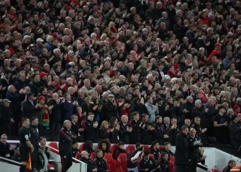 To Anfield με συγκινητικό χειροκρότημα στο πλευρό του Ρονάλντο.